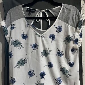Floral Short Sleeve Top - White and Gray